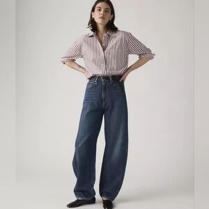 NWT Levi's Women's Dark Wash Cinch Barrel Jeans -Size 31